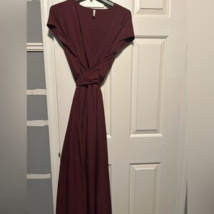 Elegant Burgundy Maxi Dress